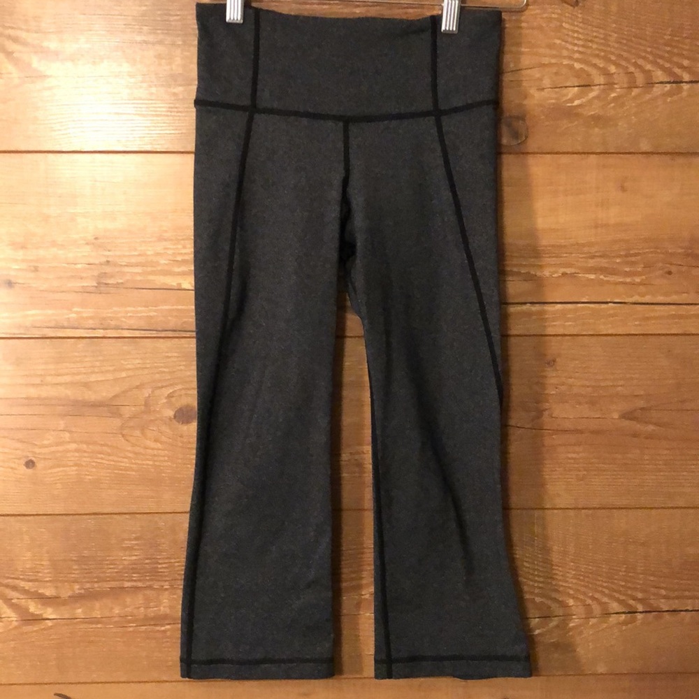 Lululemon sz 2 crop slit hem leggings